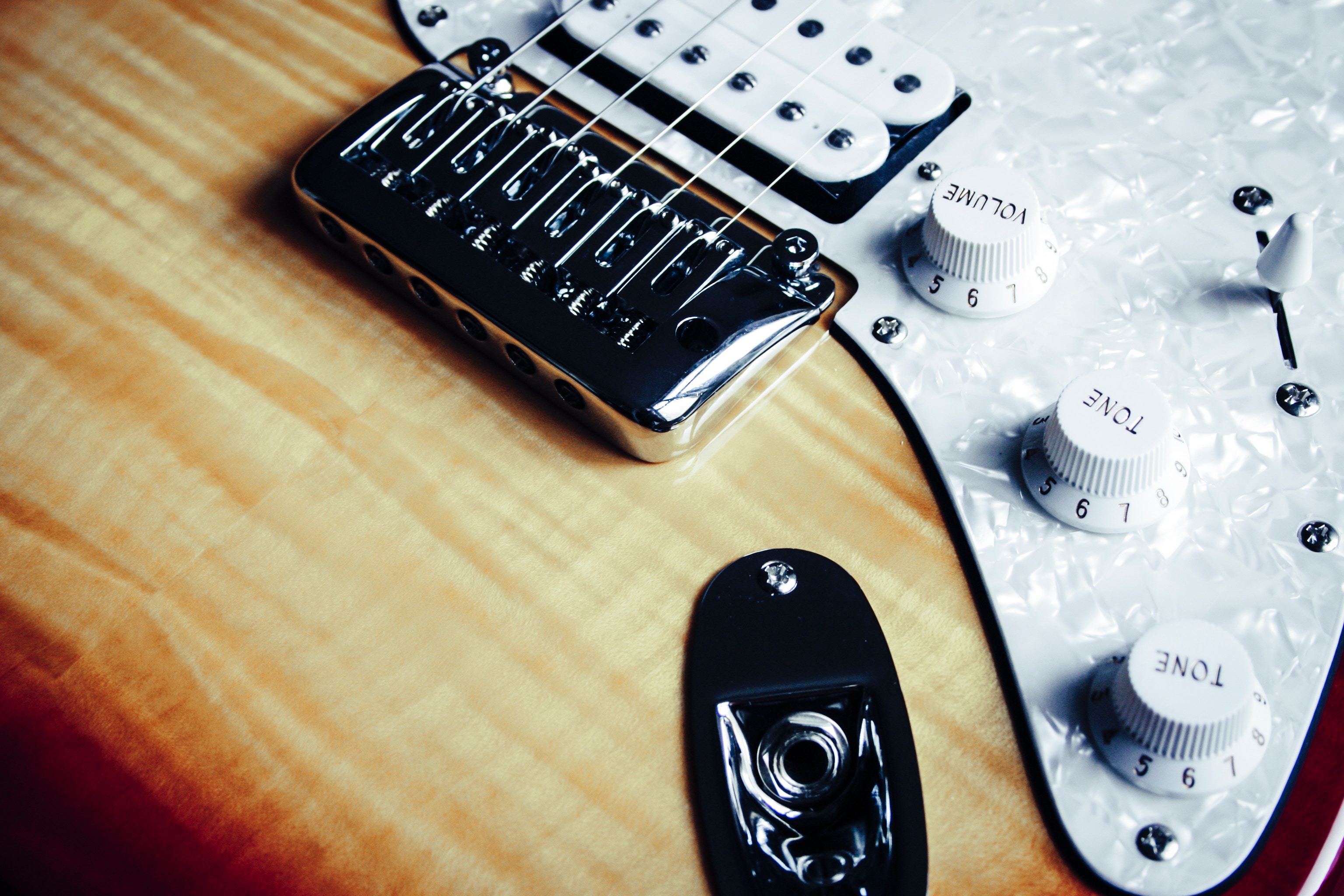 Munson Bespoke Guitars