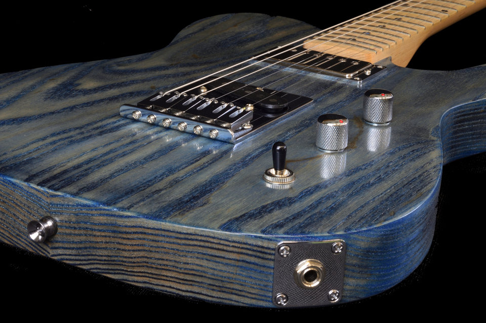 Munson tempest retro custom shop quarter view